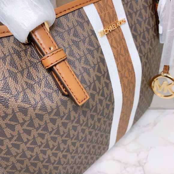 Michael Kors JST Medium Carryall Tote Set - Picture 7 of 15